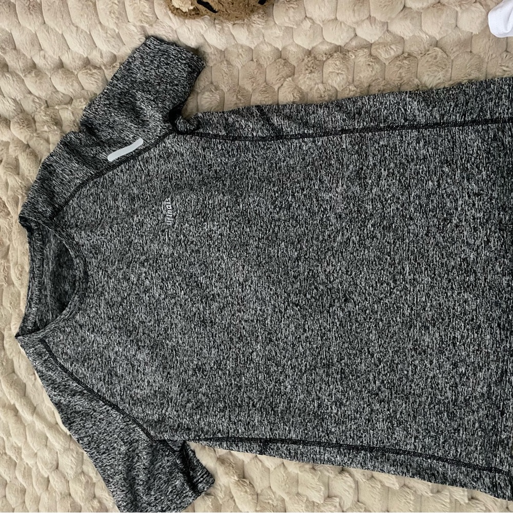 Men’s athletic tee